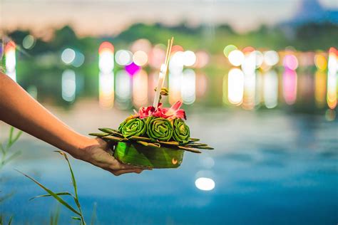  The Legend of Loy Krathong! A Mystical Thai Tale of Wishes, Forgiveness and Floating Lanterns